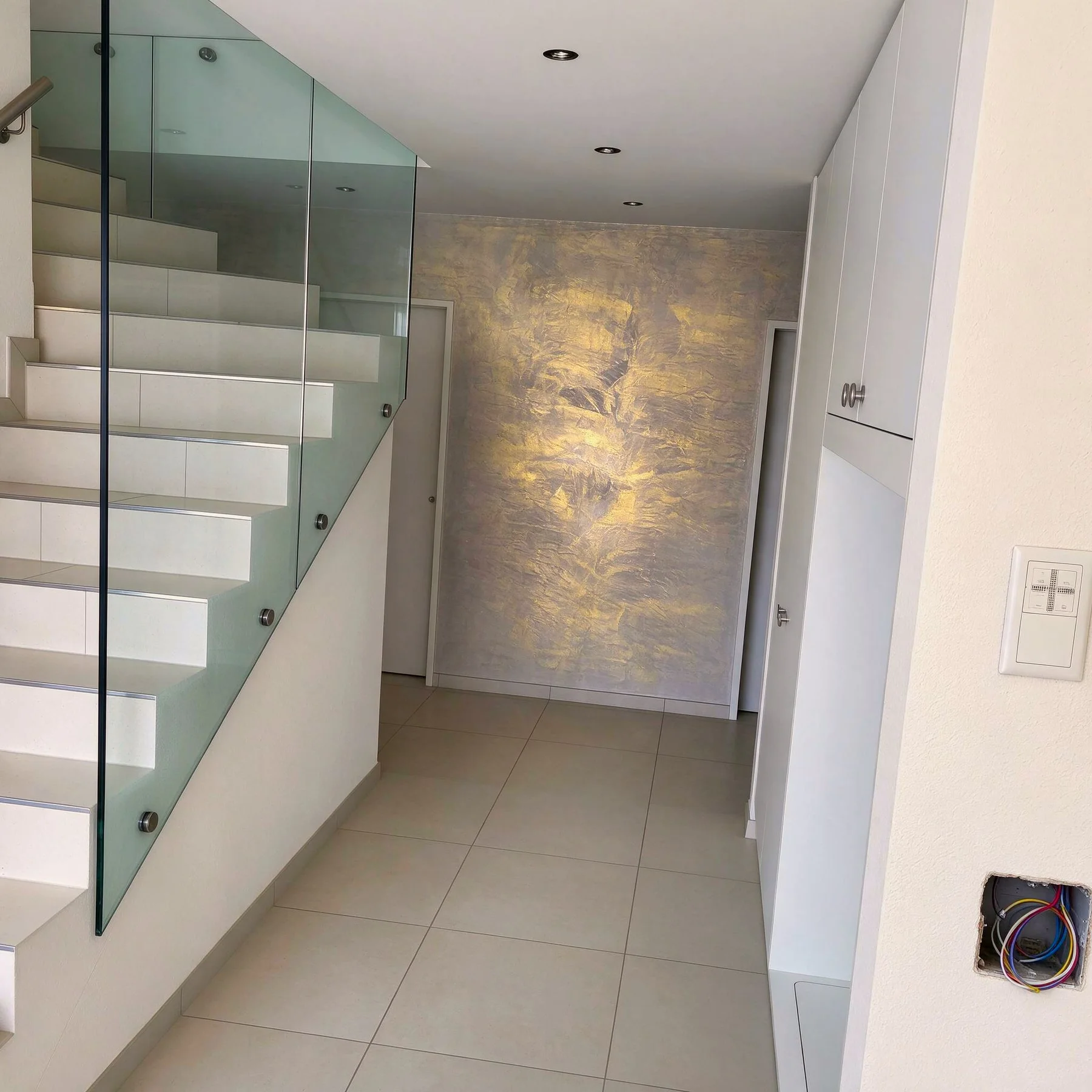 Wandveredelung mit Stucco Veneziano Glanzputz